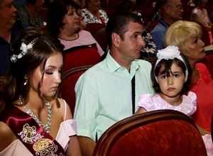 50 выпускников Саяногорска получили медали за успехи в учении