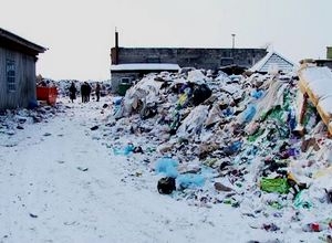 Мусор с полигона по переработке отходов рядом с КСРЗ вывозят
