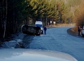 Утренний гололед стал причиной аварии на трассе в Черемушки