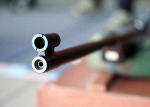 В Хакасии 12-летний школьник случайно выстрелил в приятеля