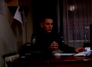 Житель Черемушек промышлял наркотиками и холодным оружием