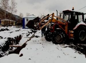 В Майна начали строить новый дом для переселенцев